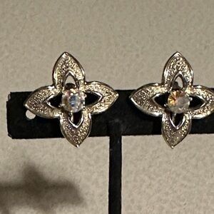 Vintage Coro Elegant Silver tone polished and brushed rhinestone Earrings (815)